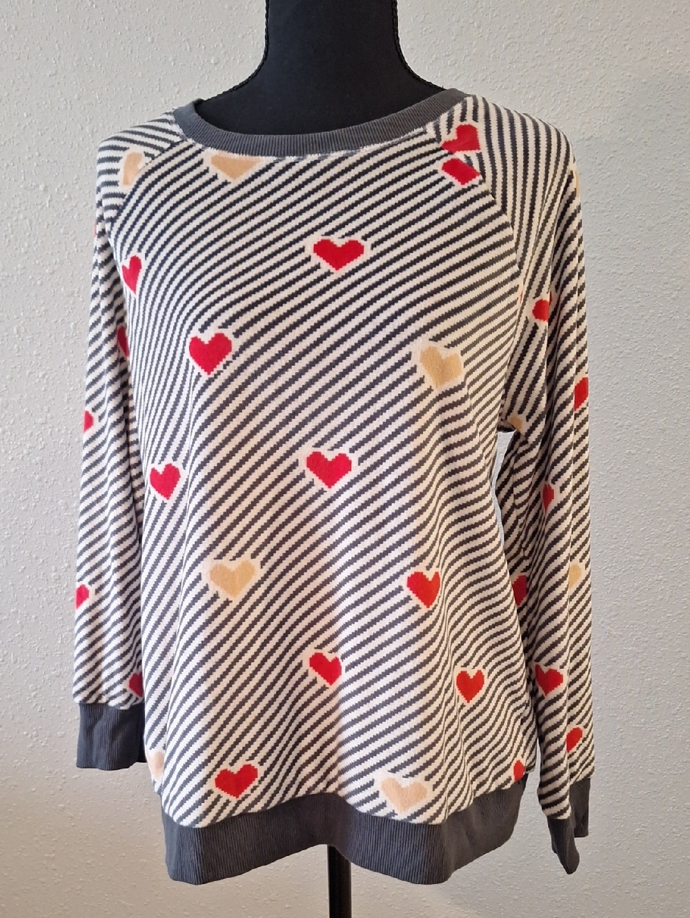 Secret Treasures Knit Chevron Top in Gray, White & Red